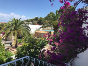 MORAIRA, PRECIOSO ADOSADO al LADO DEL MAR
